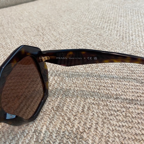 Prada Sunglasses - Picture 4 of 6
